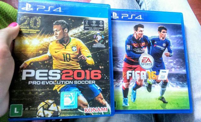PES 16 e FIFA 16 de PlayStation 4 