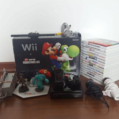 Melhor dos Games - Nintendo Wii preto usado com 16 jogos e acessórios - Nintendo Wii