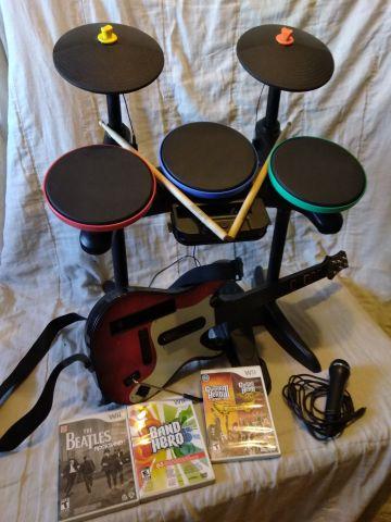 Wii Band Hero: 4 Jogos + Bateria + Guitarra + Micr