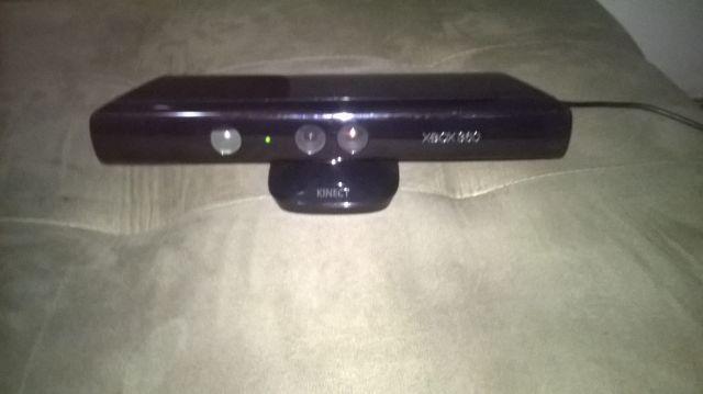 venda Sensor Kinect de Xbox 360 + 2 jogos originais.