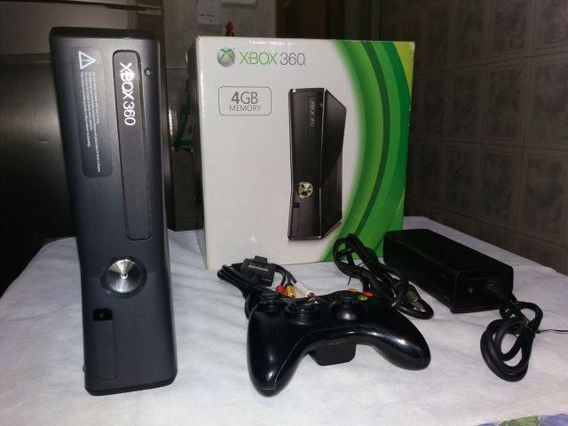Xbox 360 Slim 4Gb + HD Interno 250Gb + 13 Jogos