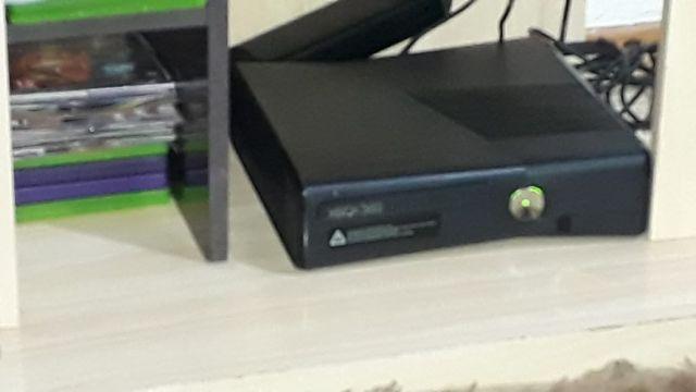 troca Xbox 360 Desbloqueado + Kinect + HD 250gb + 30 jog